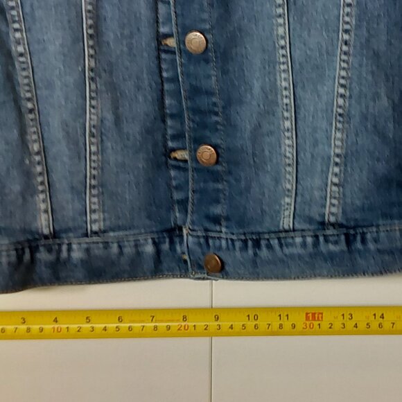 Blue Wash Denim Jean Jacket by Calvin Klein Size Large - Picture 5 of 6